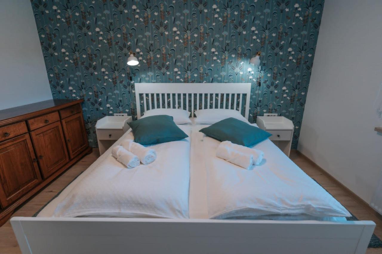 Apartma Lamberger Zirovnica Exteriör bild