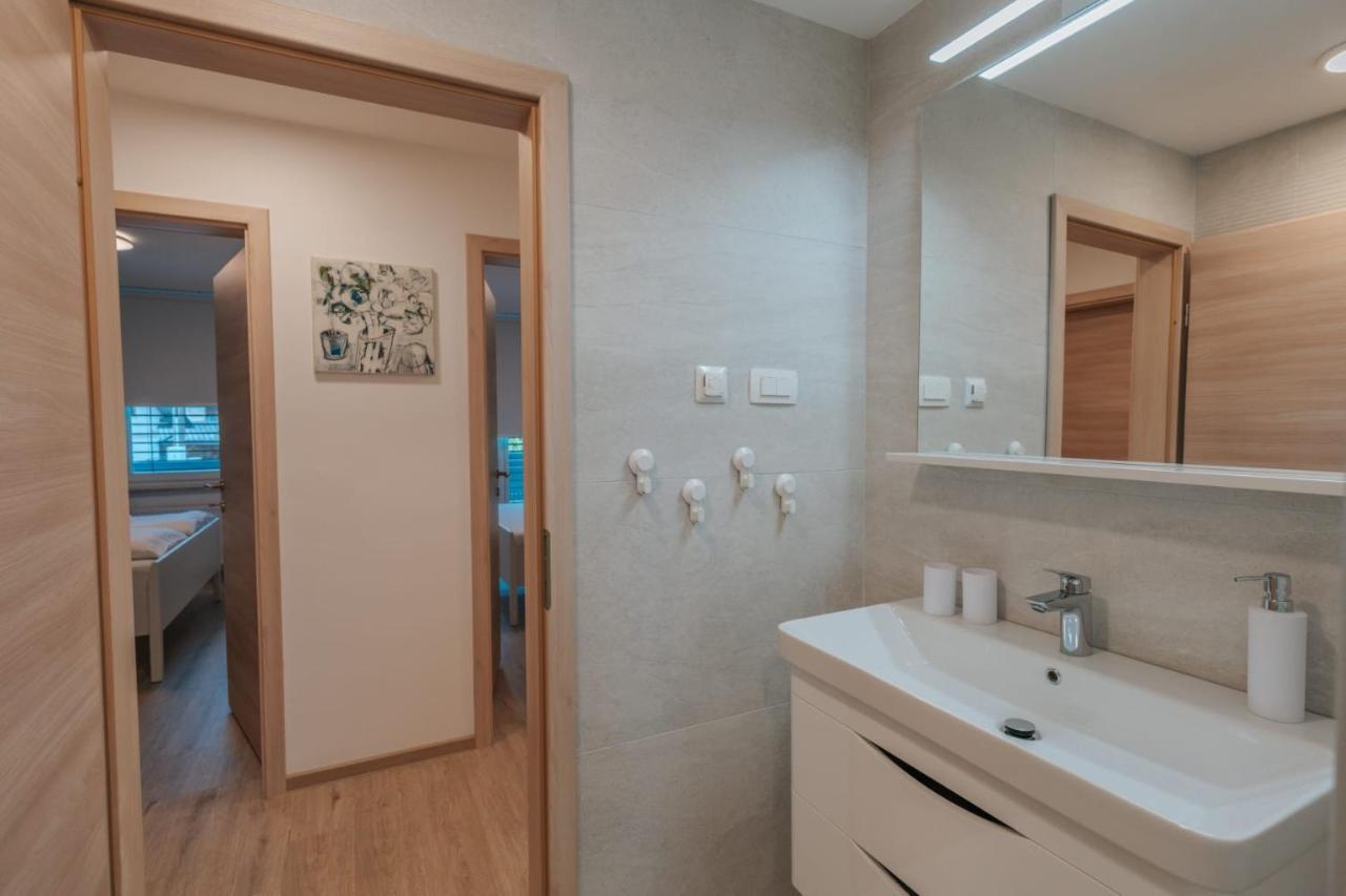 Apartma Lamberger Zirovnica Exteriör bild